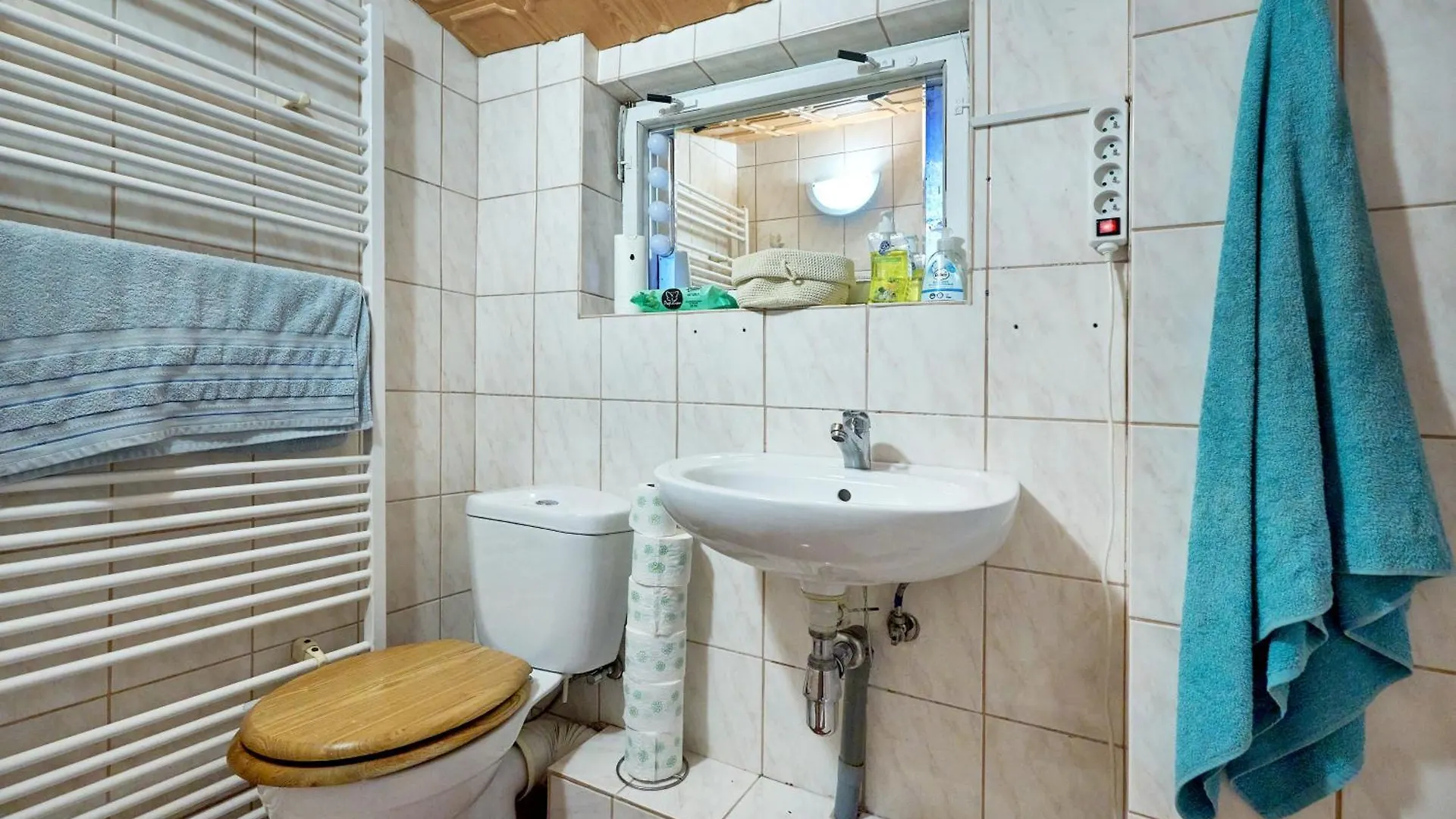 Devils Peak Prague Apartment Homestay